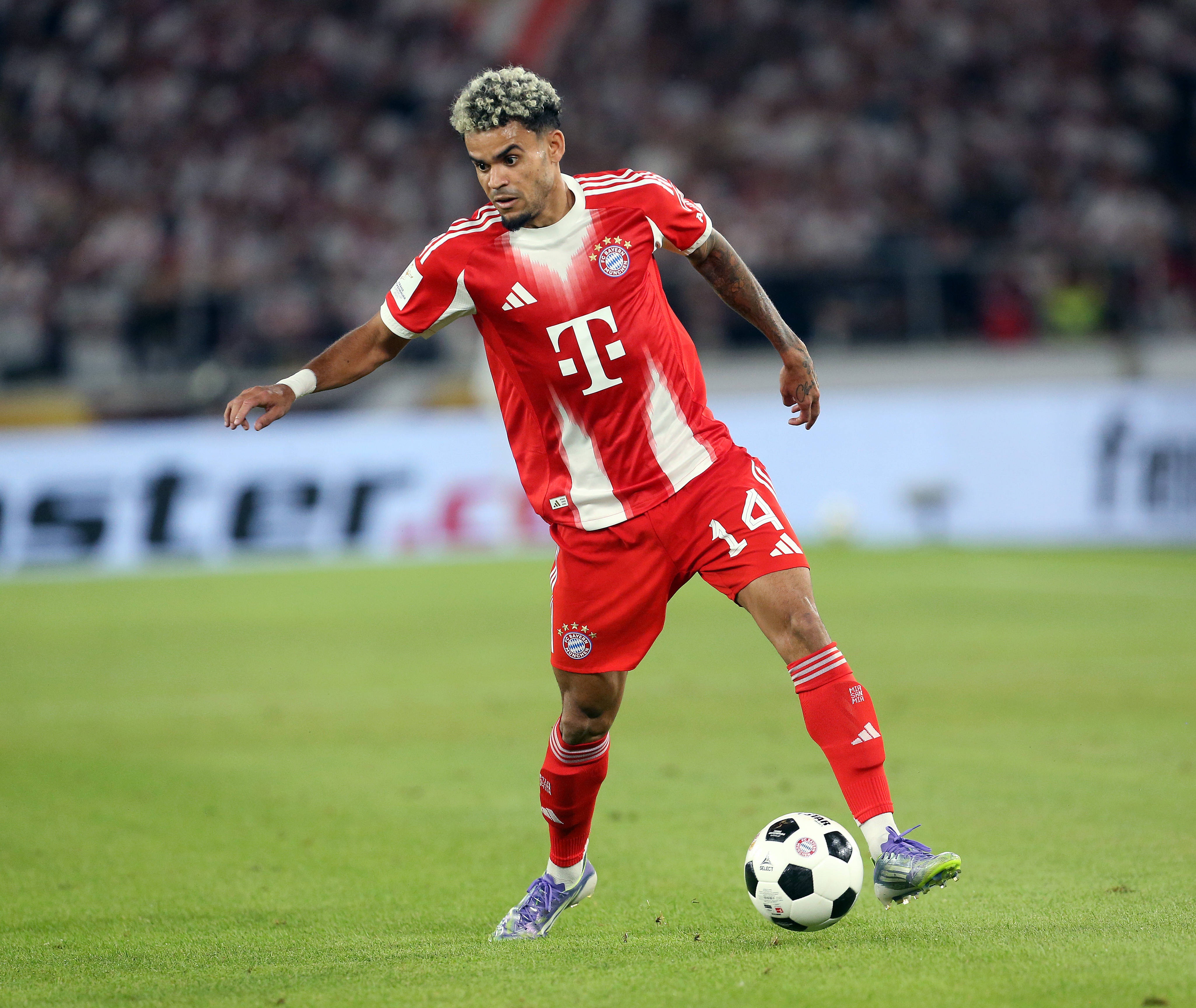 开云体育官方网站登陆-记者：拜仁签人考虑抗伤病能力，迪亚斯和杰克逊都能做到3天1赛