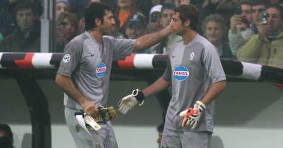 开云体育官方网站登陆-【人物】第三门将奇幻之旅，40岁米兰特几乎拯救米兰