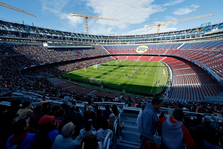 每体:巴萨计划在2月将诺坎普球场容量扩增至6.2万个座位